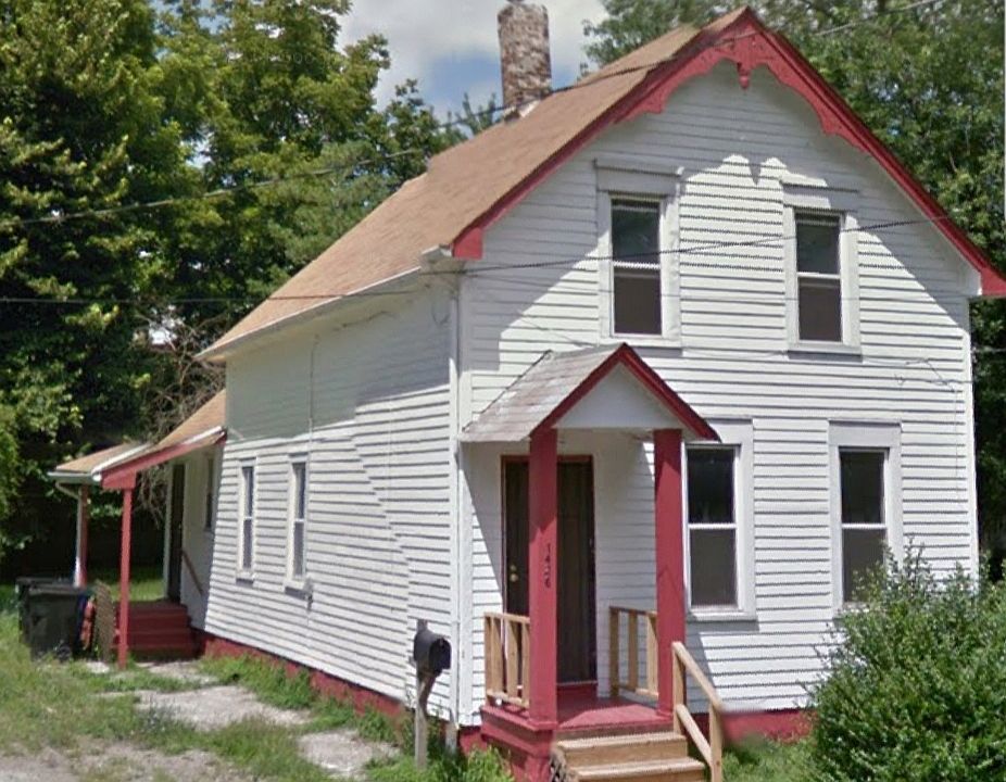1st image of 1426 E 59th St