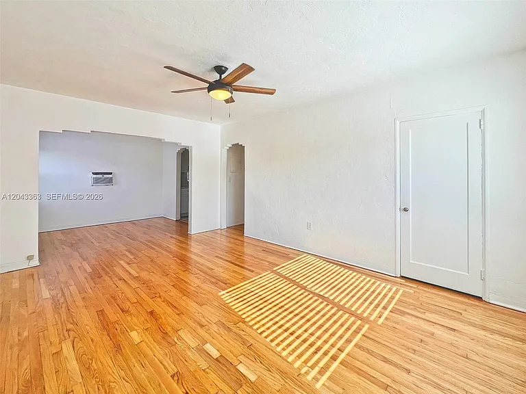 2102 SW 14th Ter #1466 — Photo 2