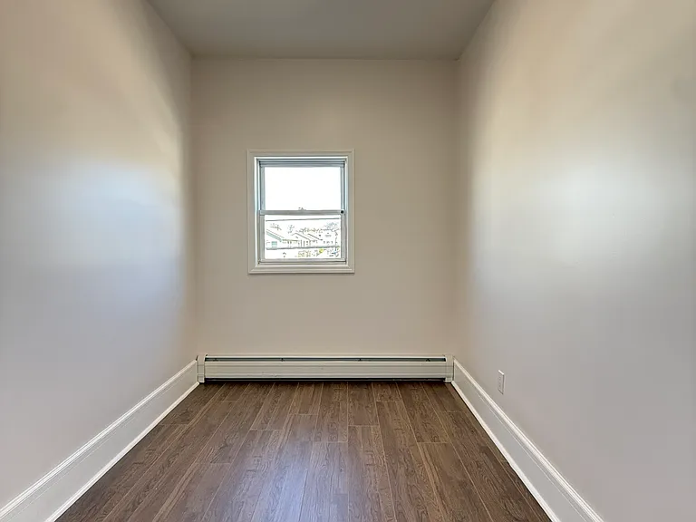 335 Lembeck Ave #2 — Photo 8