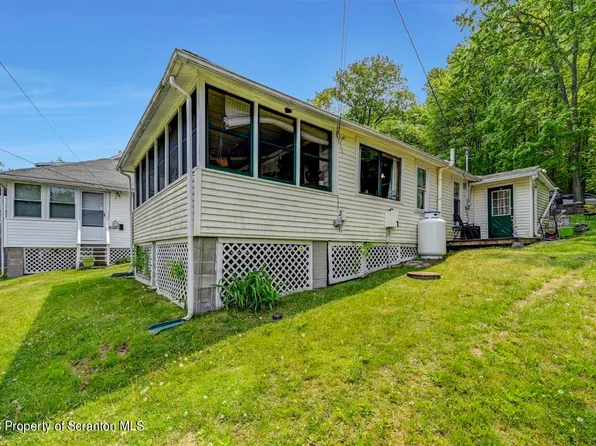 420 Elm Ln, Factoryville, PA 18419