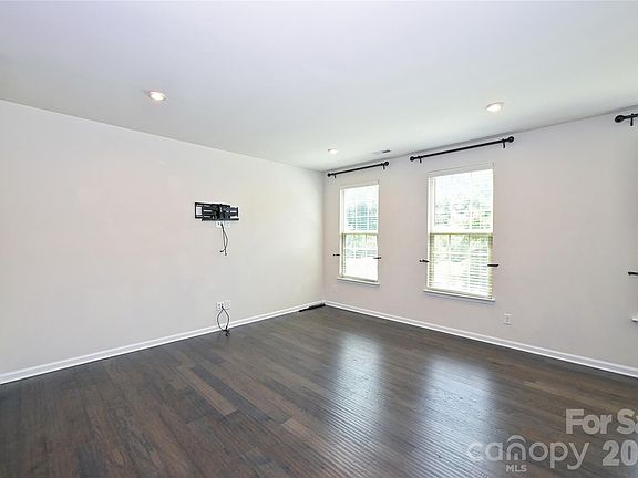 5th image of 3612 Speer Blvd
