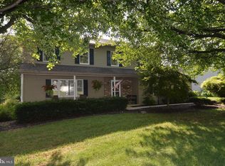 117 Conestoga Dr, Sinking Spring, PA 19608