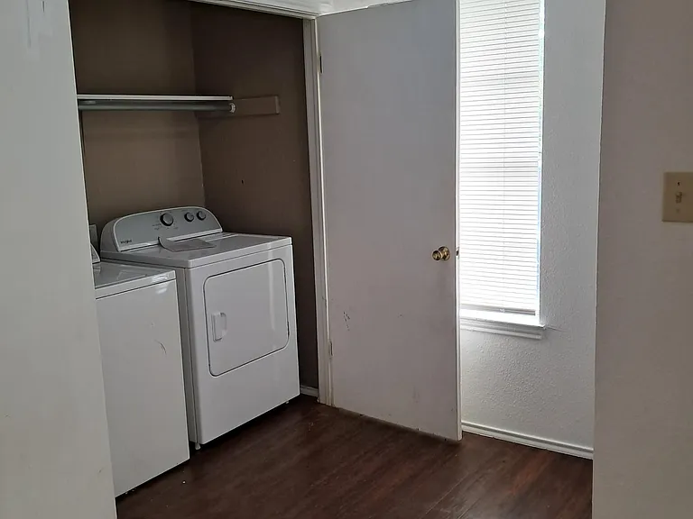 1019 Burkett St #D — Photo 4