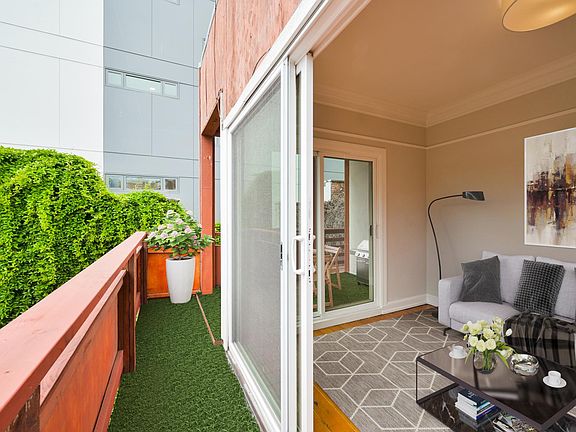5th image of 3107 Crescent Way #3107