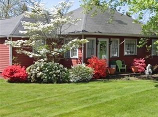 215 Lake Ave NE, Hartville, OH