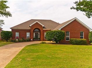 1906 Dundee Dr, Prattville, AL 36066