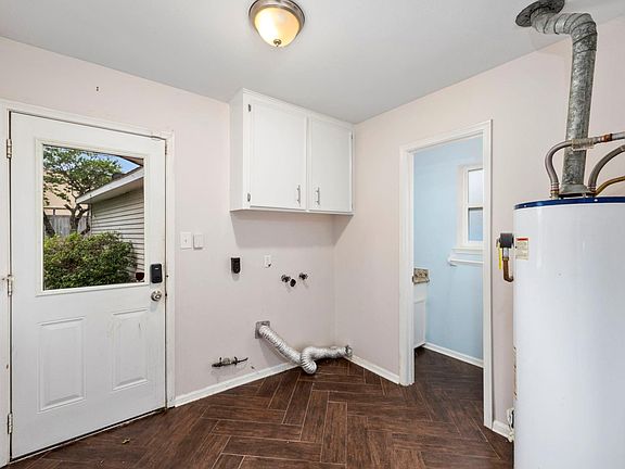5th image of 7407 Theisswood Rd