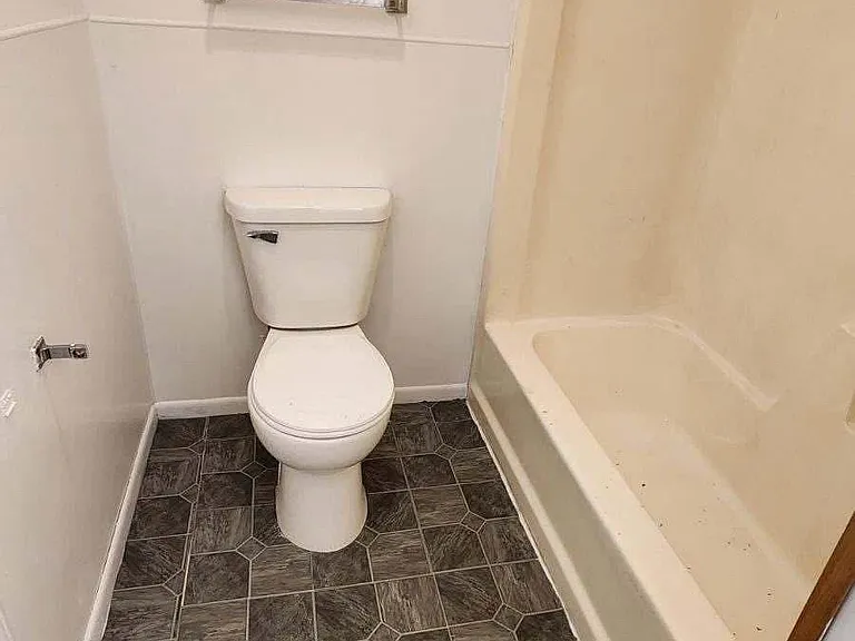 108 W North St #2 — Photo 5