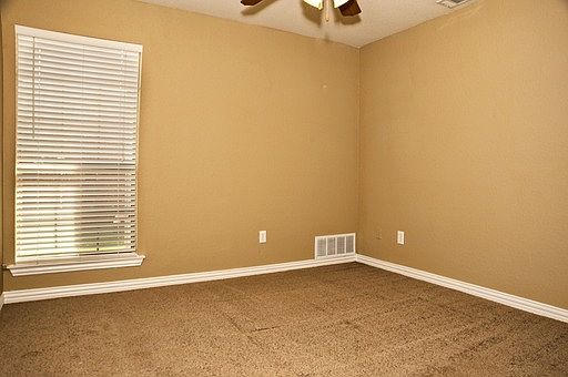 5th image of 317 Tyler Ct Unit 101
