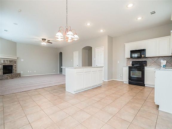 5th image of 344 Braewick Dr