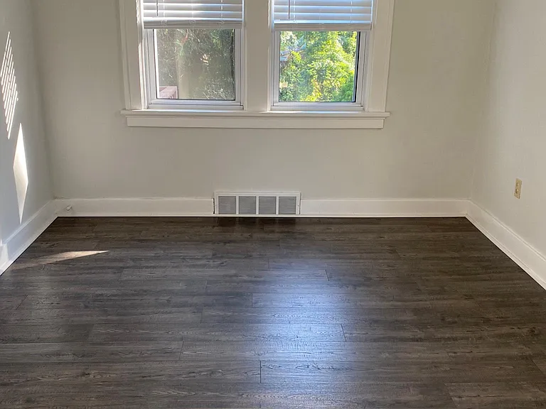 216 Catskill Ave — Photo 3
