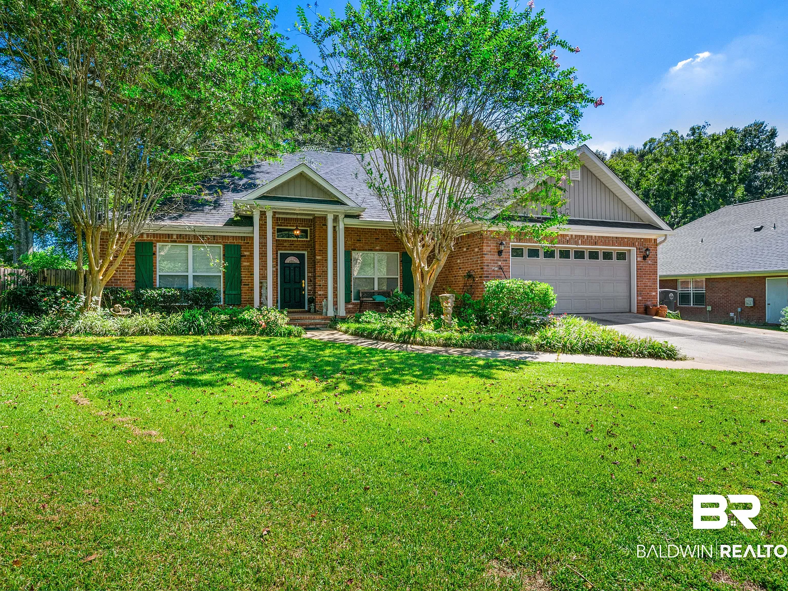 4 bed, 2.0 bath, 2065 sqft, $2,400 — Photo 3