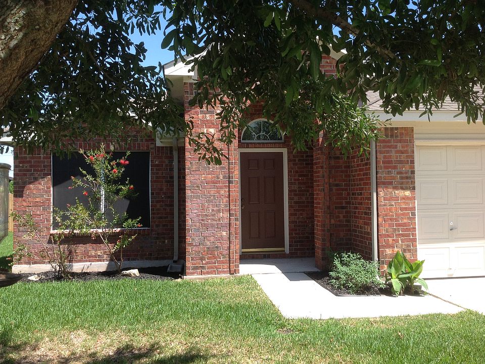 1st image of 118 Aguilar Dr