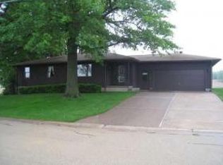 7823 29th St, Milan, IL 61264