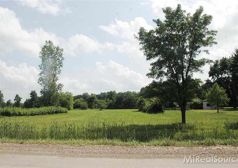 2nd image of 36690 31 Mile Rd