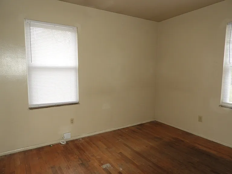 6006 Dickson Rd #4 — Photo 3