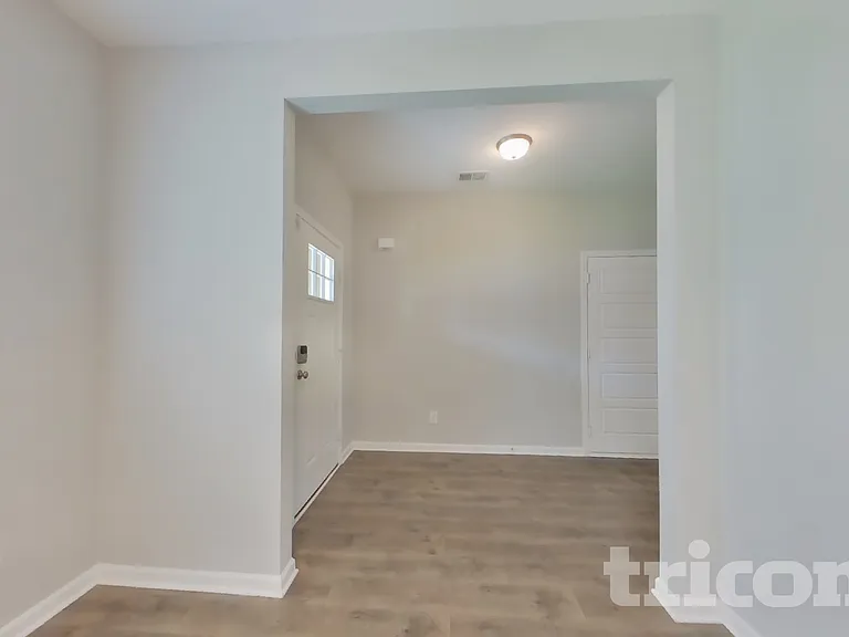 929 Stokewood Pl — Photo 3