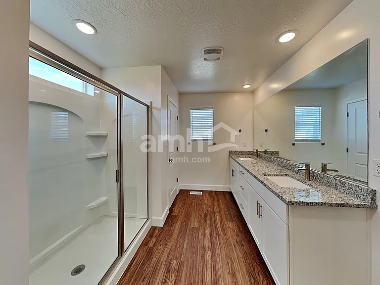 1328 E White St — Photo 15