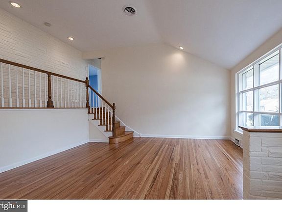 5th image of 1444 Windsor Park Ln