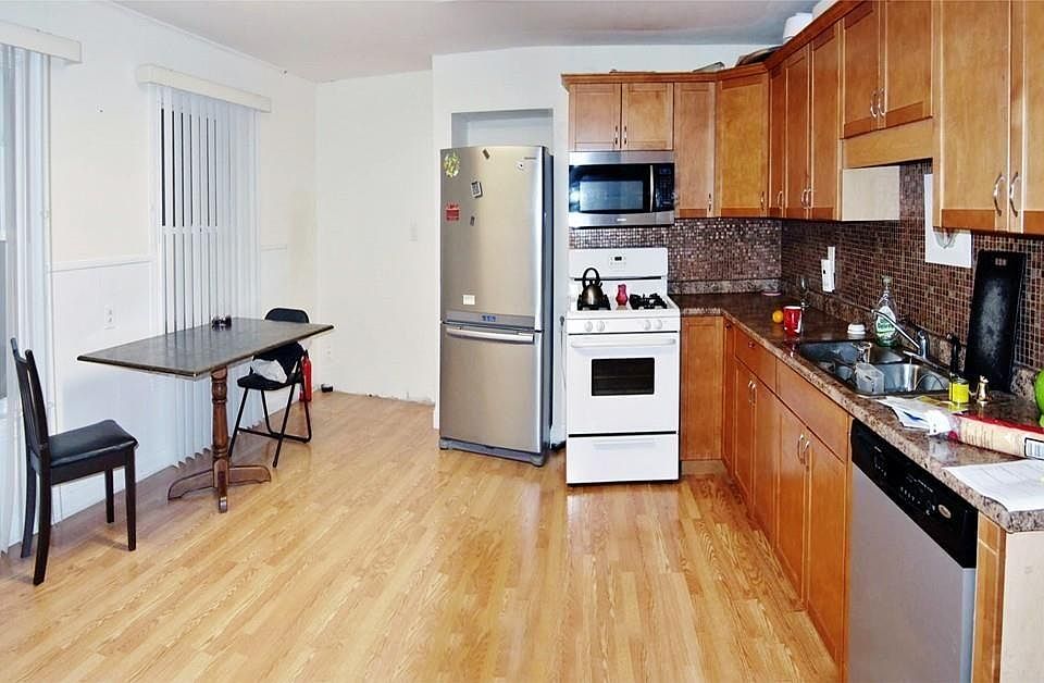 31 Hayes St Framingham MA Zillow