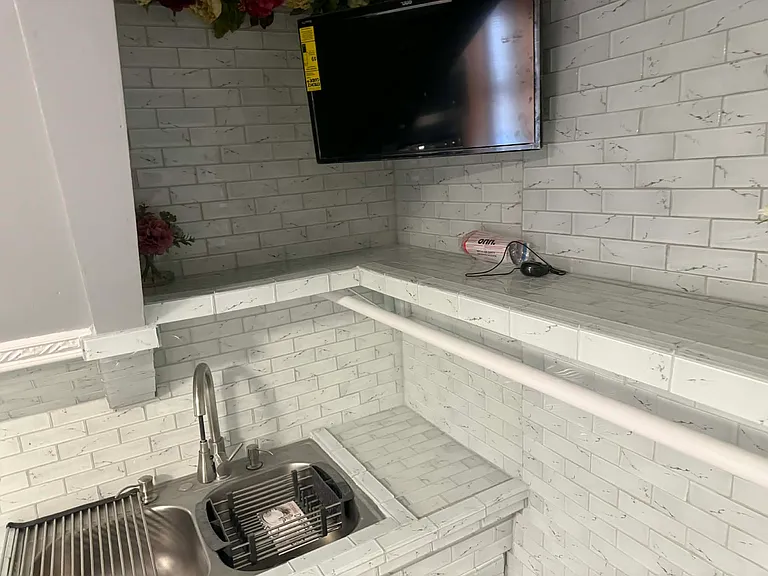 42 Gage St #2 — Photo 8