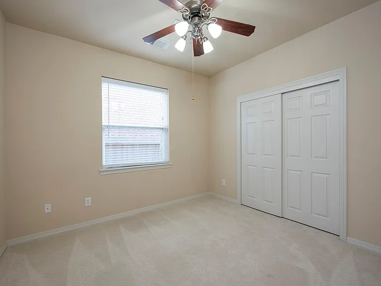 1208 Pisana — Photo 35