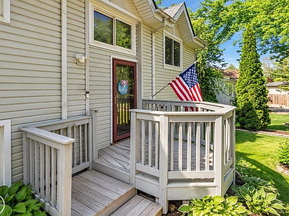 3rd image of 1136 Miller Rd