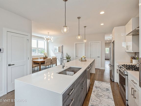 4th image of 3732 N Harlem Ave Unit 3