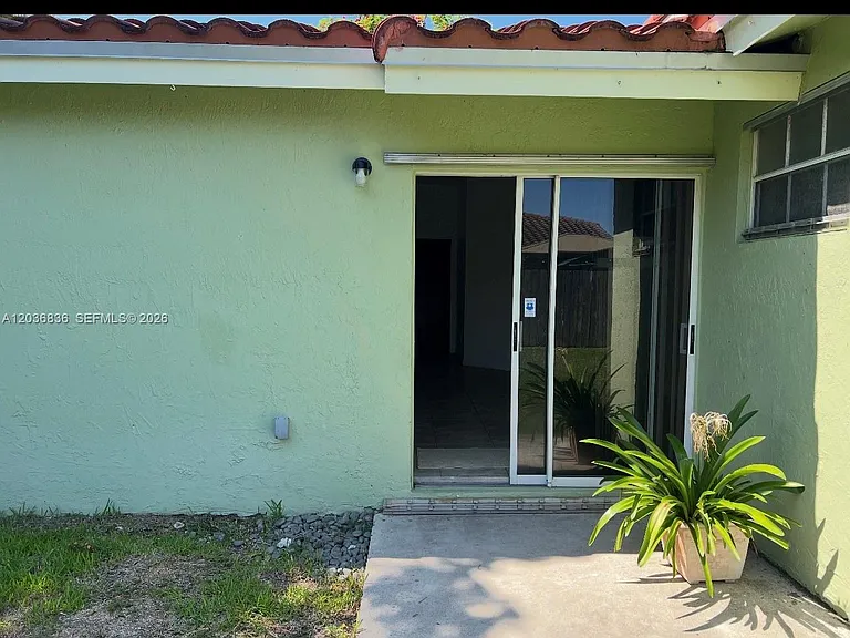 8556 SW 210th Ter — Photo 9