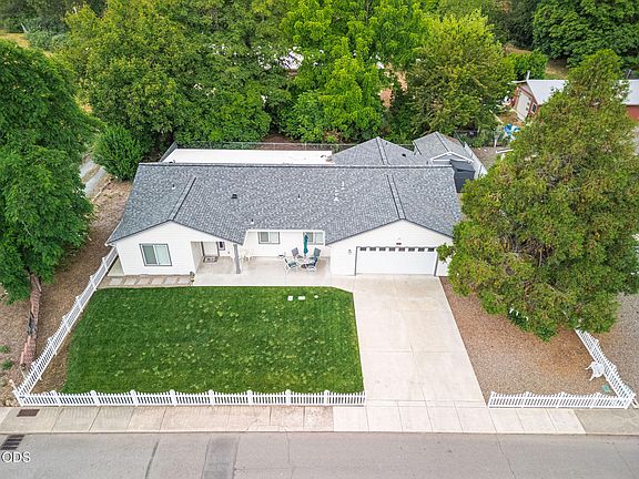 3rd image of 403 Berglund St