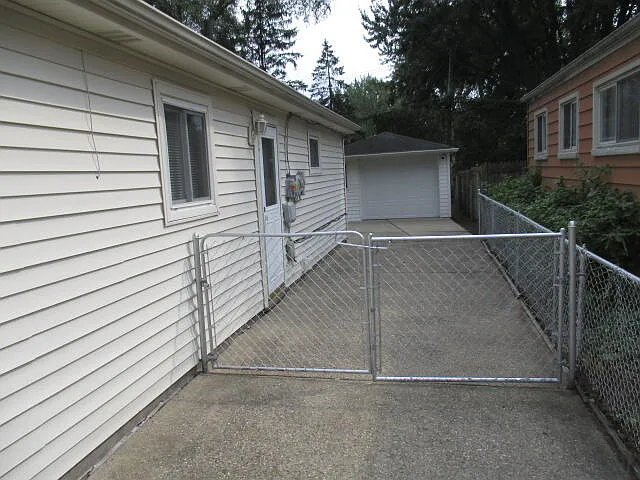 31469 Fairchild St — Photo 3