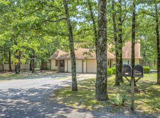 912 Summit Ridge Ct, Tahlequah, OK 74464