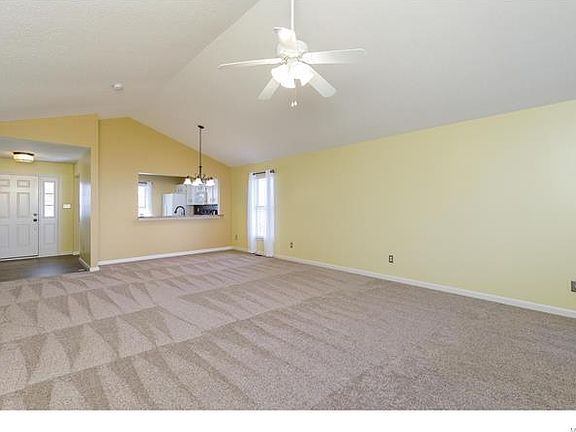 3rd image of 256 Kerstyn Dr