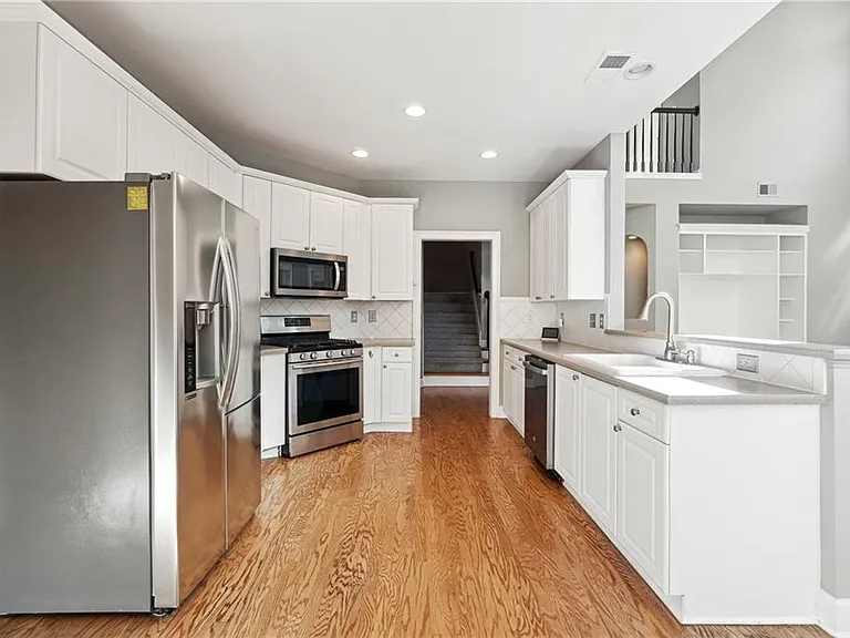 230 Brookeivey Ln — Photo 7