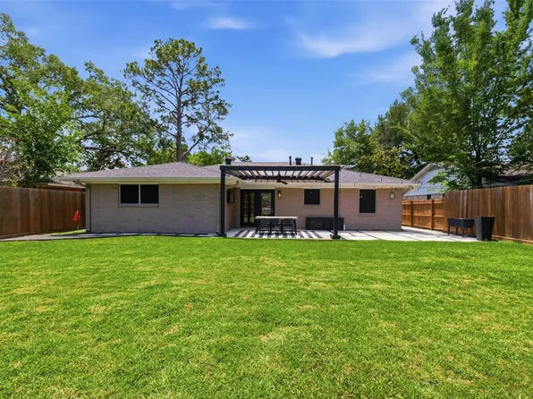 8526 Cedel Dr, Houston, TX 77055