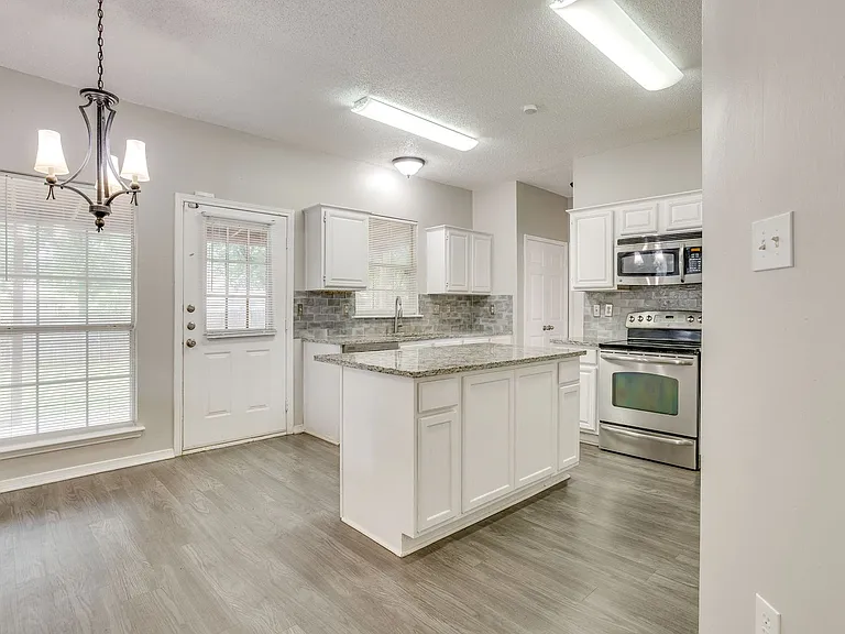 2701 Clovermeadow Dr — Photo 21