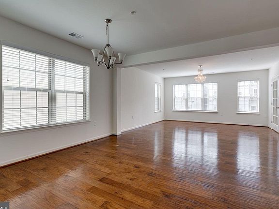 4th image of 3705 Chippendale Cir
