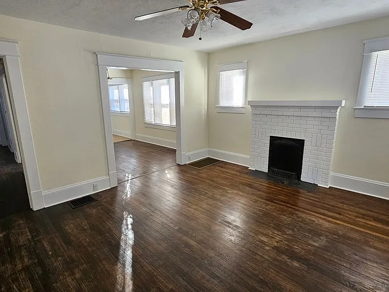 1012 Holton Pl — Photo 2