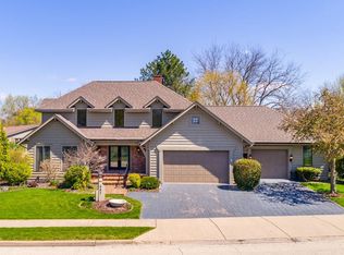 907 Sunset Rd, Morton, IL 61550