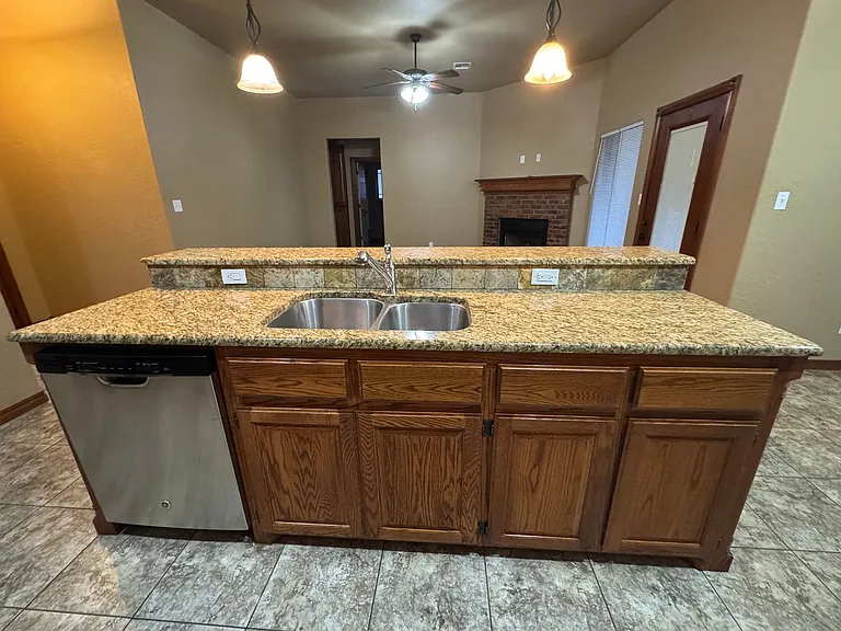 1517 NE Stonehouse Dr — Photo 12