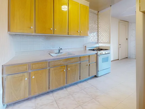 2932 West Fifth Street image 8 of 14