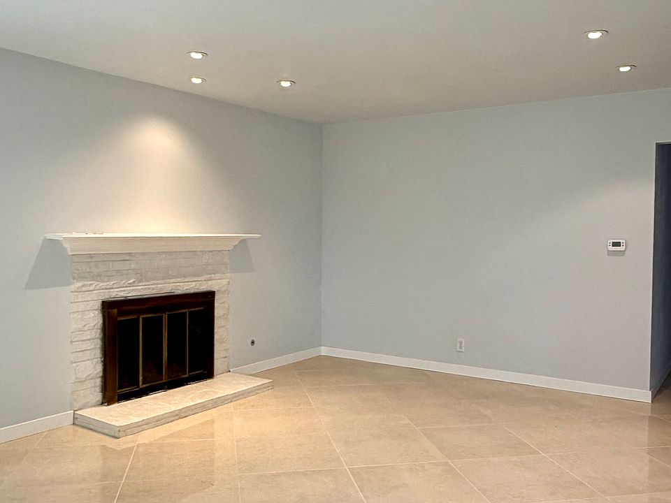 1st image of 1596 W Chateau Ave