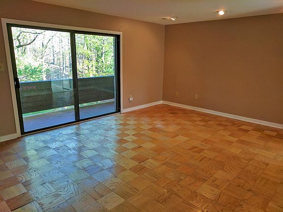 4th image of 3719 Madison Ln