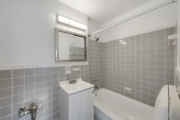 Rented by Oxford Property Group | media 8