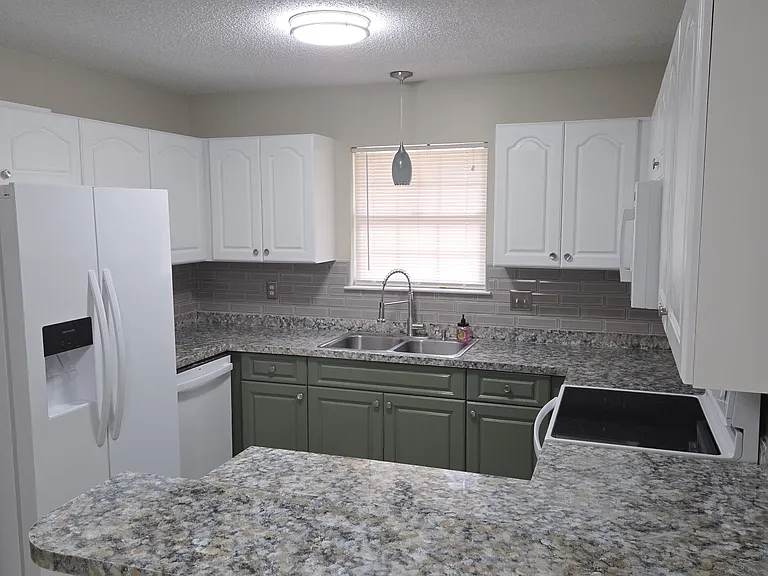 643 Alysheba Dr — Photo 17