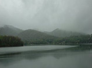 121 Bradshaw Rd, Hiawassee, GA 30546