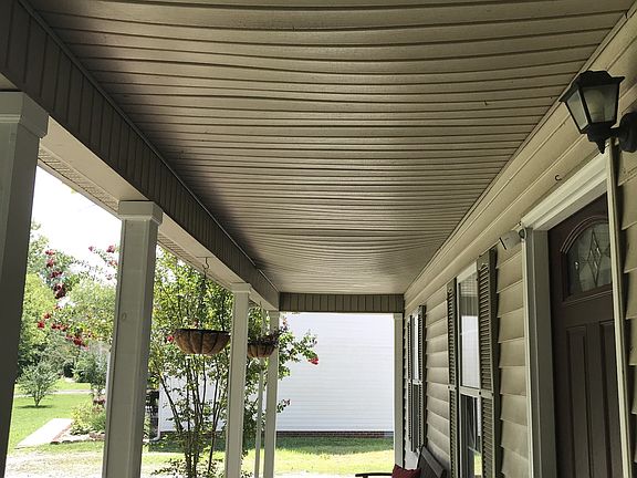 4th image of 2703 Banks Ct