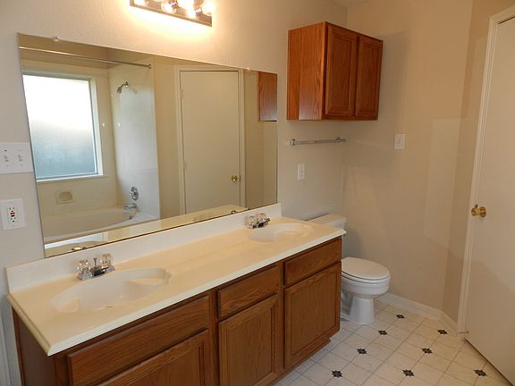 4th image of 7902 Woodland Oaks Ct