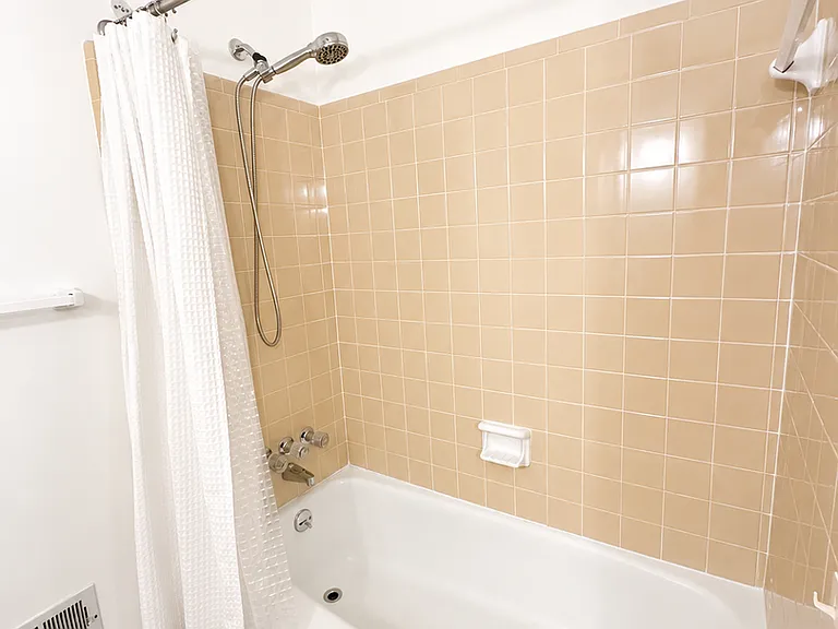 9205 Whitegate Ct — Photo 9
