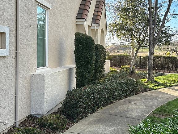 2nd image of 1707 Esplanade Cir